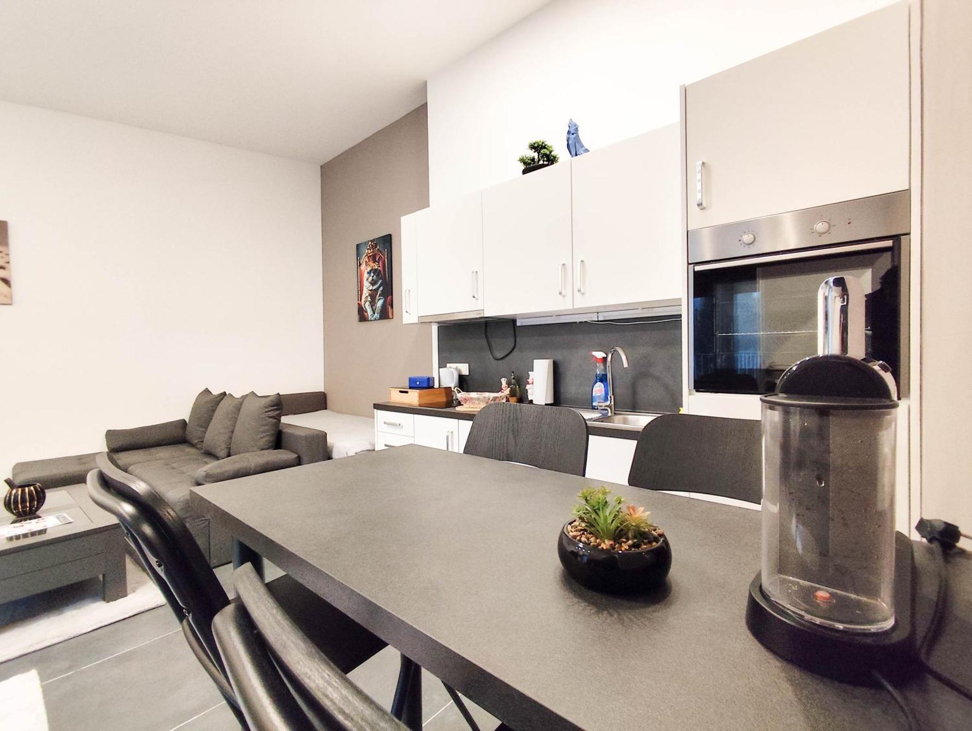 Cozy Apartments In Central Location With Free Parking Виена Екстериор снимка
