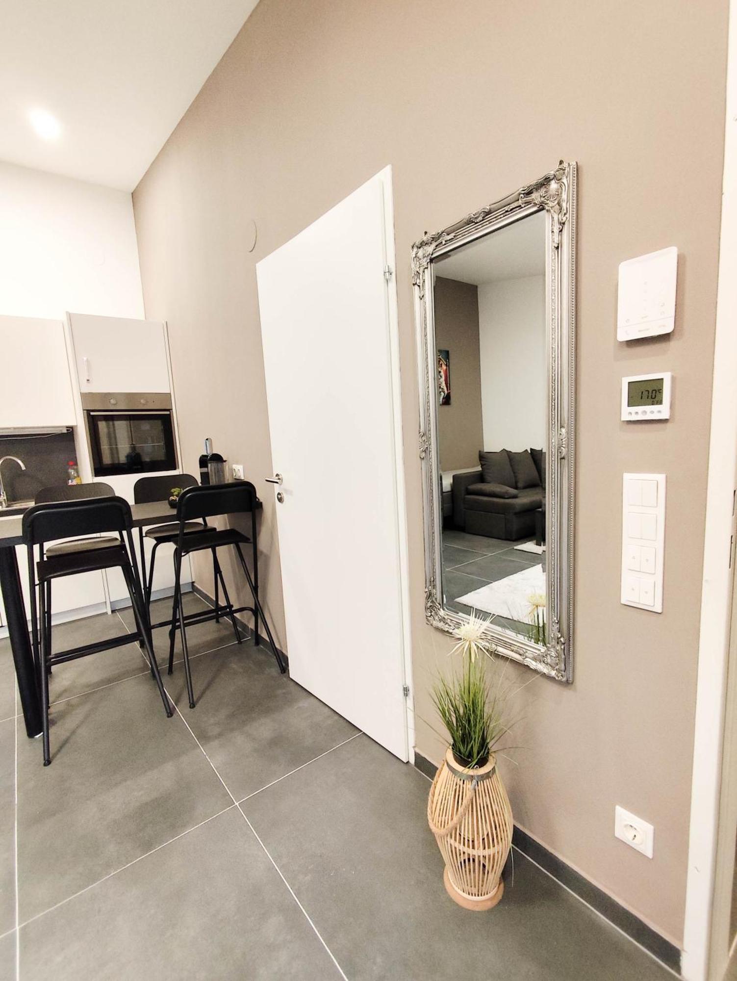Cozy Apartments In Central Location With Free Parking Виена Екстериор снимка
