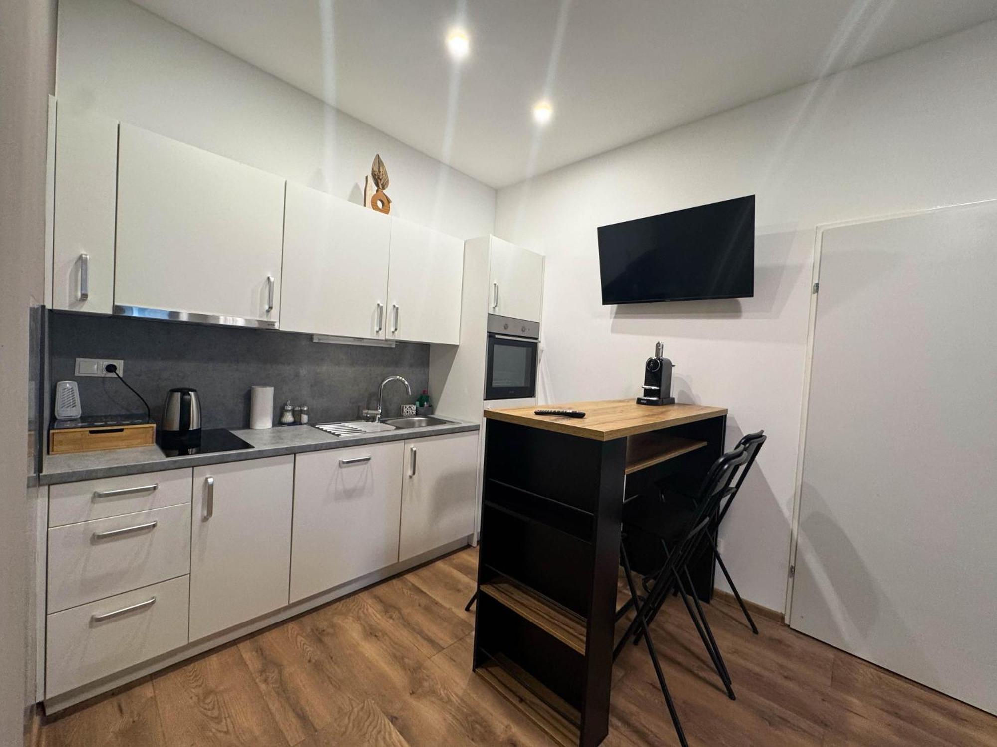 Cozy Apartments In Central Location With Free Parking Виена Екстериор снимка